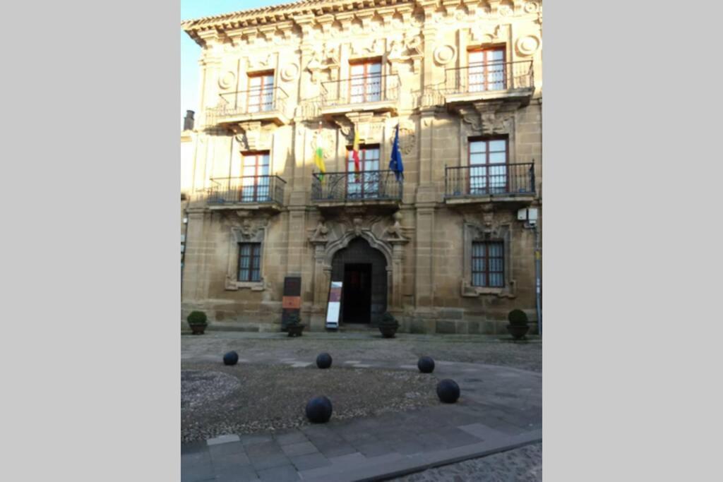 Bonito Alojamiento En Briones Luaran gambar