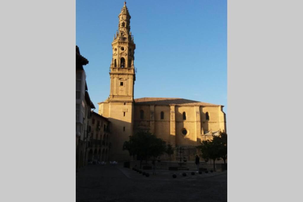 Bonito Alojamiento En Briones Luaran gambar